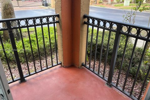 Condo in Miramar, Florida, 1 bedroom  № 1804511 - photo 14