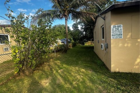 Снять в аренду виллу или дом в Хомстед, Флорида 2 спальни, 102.56м2, № 2005645 - фото 3