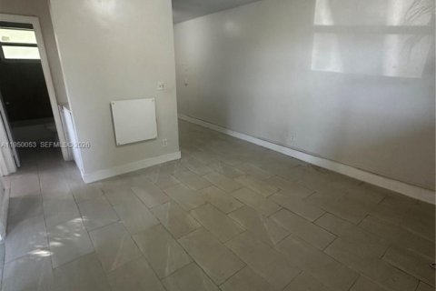 Снять в аренду виллу или дом в Хомстед, Флорида 2 спальни, 102.56м2, № 2005645 - фото 17