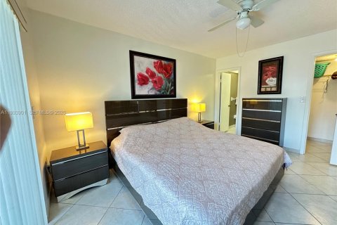 Снять в аренду кондоминиум в Санни-Айлс-Бич, Флорида 1 спальня, 69.4м2, № 2055658 - фото 4