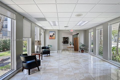 Снять в аренду кондоминиум в Санни-Айлс-Бич, Флорида 1 спальня, 69.4м2, № 2055658 - фото 2