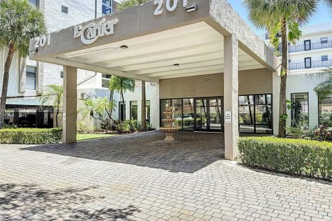 Снять в аренду кондоминиум в Санни-Айлс-Бич, Флорида 1 спальня, 69.4м2, № 2055658 - фото 24