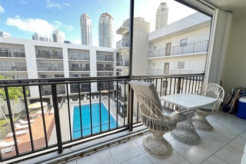 Снять в аренду кондоминиум в Санни-Айлс-Бич, Флорида 1 спальня, 69.4м2, № 2055658 - фото 7