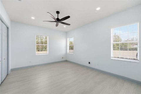 Villa ou maison à vendre à Silver Springs Shores, Floride: 4 chambres, 311.32 m2 № 2412601 - photo 28