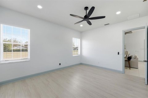 Villa ou maison à vendre à Silver Springs Shores, Floride: 4 chambres, 311.32 m2 № 2412601 - photo 27