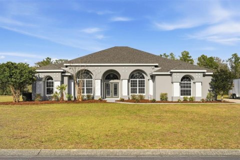 Villa ou maison à vendre à Silver Springs Shores, Floride: 4 chambres, 311.32 m2 № 2412601 - photo 2