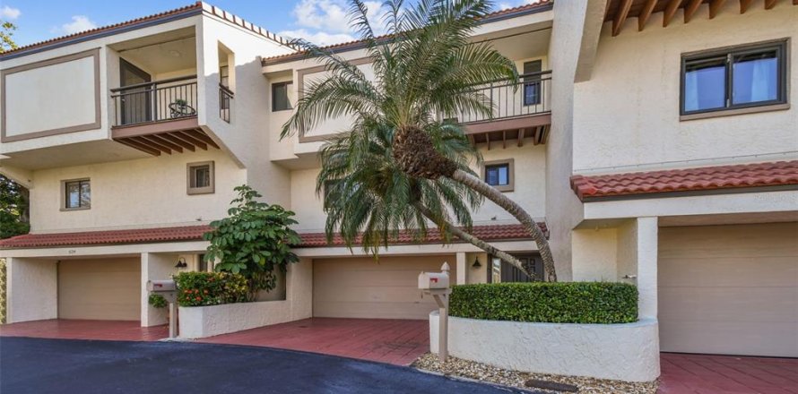 Adosado en Clearwater, Florida 2 dormitorios, 160.54 m2 № 1915894