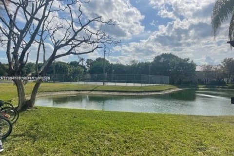 Condo in Sunrise, Florida, 2 bedrooms  № 2059107