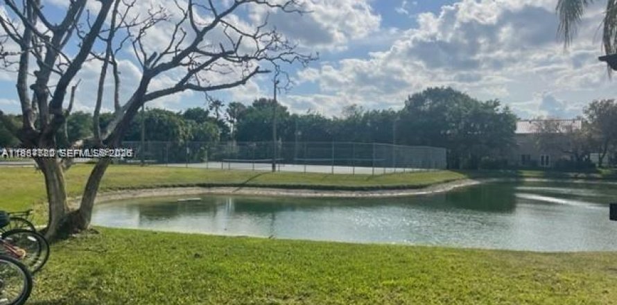 Condominio en Sunrise, Florida, 2 dormitorios  № 2059107