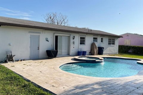 House in Homestead, Florida 3 bedrooms, 96.06 sq.m. № 1640300 - photo 17