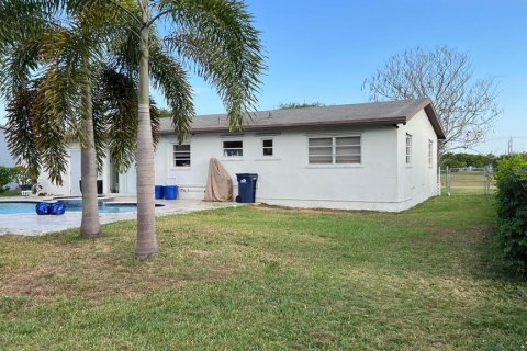 House in Homestead, Florida 3 bedrooms, 96.06 sq.m. № 1640300 - photo 22