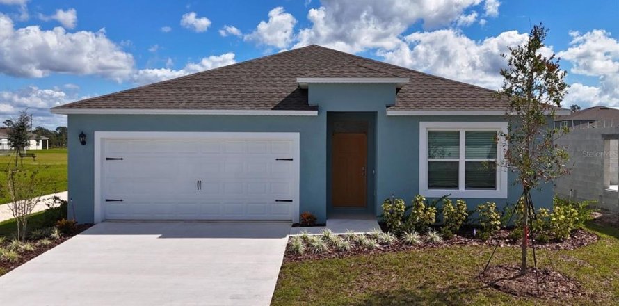 House in Umatilla, Florida 4 bedrooms, 169.83 sq.m. № 2258384