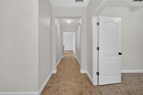 House in Winter Garden, Florida 3 bedrooms, 192.49 sq.m. № 2429406 - photo 4