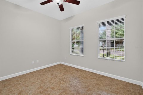 House in Winter Garden, Florida 3 bedrooms, 192.49 sq.m. № 2429406 - photo 6