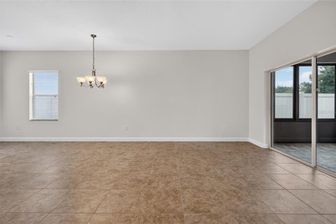 House in Winter Garden, Florida 3 bedrooms, 192.49 sq.m. № 2429406 - photo 14