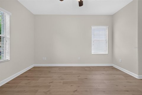 House in Winter Garden, Florida 3 bedrooms, 192.49 sq.m. № 2429406 - photo 16