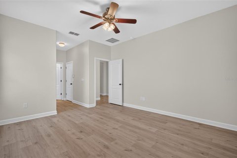 House in Winter Garden, Florida 3 bedrooms, 192.49 sq.m. № 2429406 - photo 15