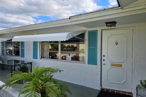 Casa en venta en Boynton Beach, Florida, 2 dormitorios, 132.66 m2 № 1956980 - foto 1