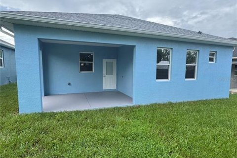 House in New Port Richey, Florida 3 bedrooms, 145.11 sq.m. № 1898702 - photo 21