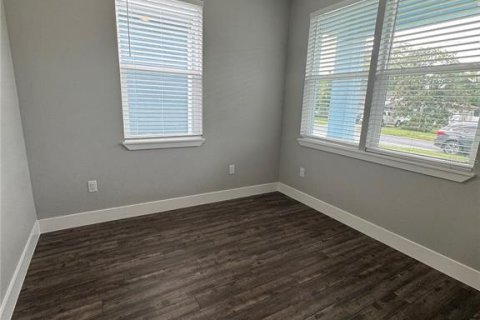 House in New Port Richey, Florida 3 bedrooms, 145.11 sq.m. № 1898702 - photo 9