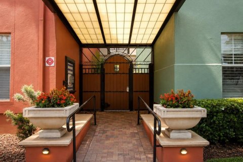 Condominio en Tampa, Florida, 1 dormitorio  № 2107383