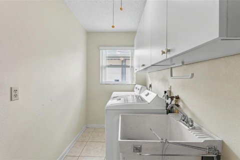 House in Lakeland, Florida 2 bedrooms, 175.12 sq.m. № 2425839 - photo 22