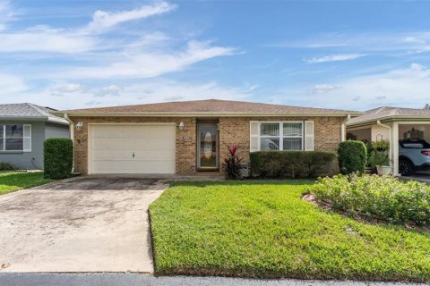 House in Lakeland, Florida 2 bedrooms, 175.12 sq.m. № 2425839 - photo 2
