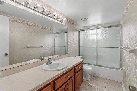House in Lakeland, Florida 2 bedrooms, 175.12 sq.m. № 2425839 - photo 20