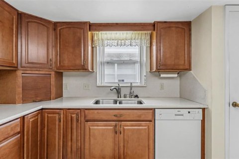 House in Lakeland, Florida 2 bedrooms, 175.12 sq.m. № 2425839 - photo 6