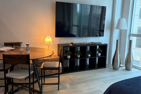 Condo in Miami, Florida  № 2052889 - photo 12