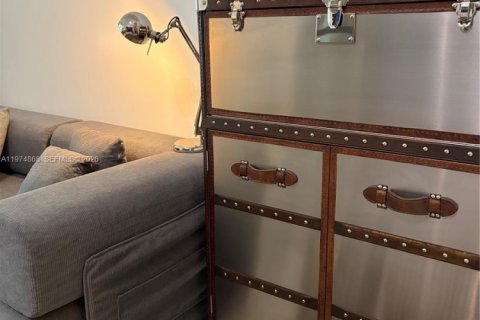 Condo in Miami, Florida  № 2052889 - photo 13