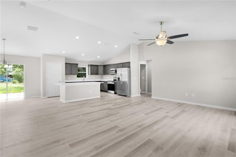 House in Summerfield, Florida 3 bedrooms, 145.21 sq.m. № 1786845 - photo 9