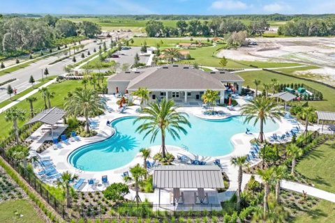 Casa en venta en Kissimmee, Florida, 4 dormitorios, 264.96 m2 № 1983052 - foto 1