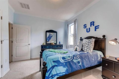 Casa en venta en Kissimmee, Florida, 4 dormitorios, 264.96 m2 № 1983052 - foto 15