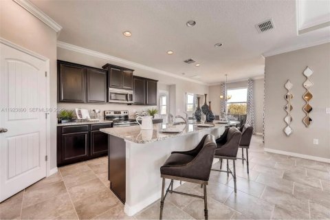 Casa en venta en Kissimmee, Florida, 4 dormitorios, 264.96 m2 № 1983052 - foto 24