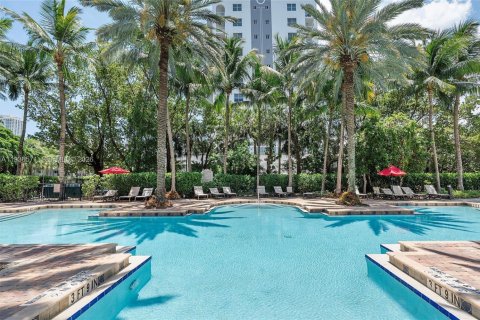 Condominio en venta en Sunny Isles Beach, Florida, 1 dormitorio, 62.52 m2 № 2152572 - foto 26