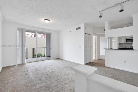 Condominio en venta en Sunny Isles Beach, Florida, 1 dormitorio, 62.52 m2 № 2152572 - foto 5