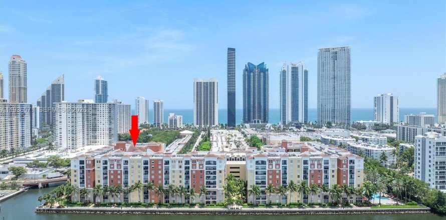 Condominio en Sunny Isles Beach, Florida, 1 dormitorio  № 2152572
