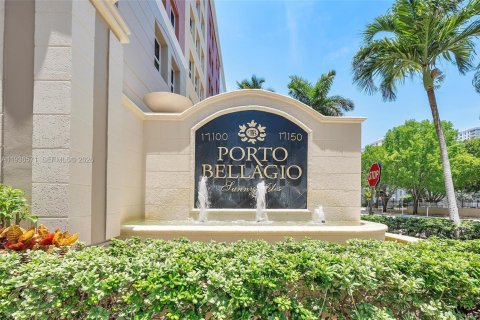 Condominio en venta en Sunny Isles Beach, Florida, 1 dormitorio, 62.52 m2 № 2152572 - foto 2