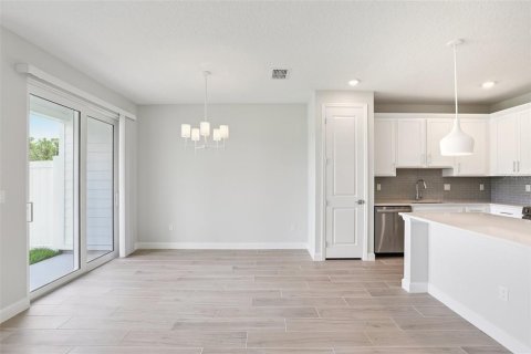 Townhouse in Tampa, Florida 3 bedrooms, 144.65 sq.m. № 1824841 - photo 12