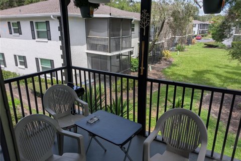 Condo in Largo, Florida, 2 bedrooms  № 1917793 - photo 13