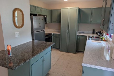 Condo in Largo, Florida, 2 bedrooms  № 1917793 - photo 2