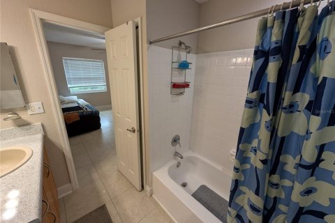 Condo in Largo, Florida, 2 bedrooms  № 1917793 - photo 11