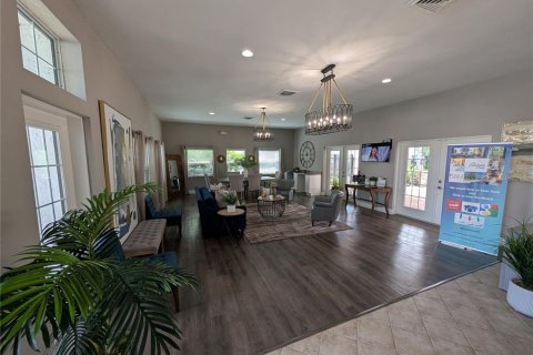 Condo in Largo, Florida, 2 bedrooms  № 1917793 - photo 18