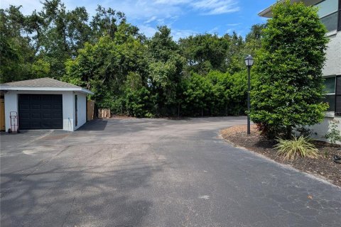 Condo in Largo, Florida, 2 bedrooms  № 1917793 - photo 23