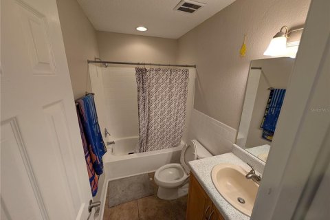 Condo in Largo, Florida, 2 bedrooms  № 1917793 - photo 12
