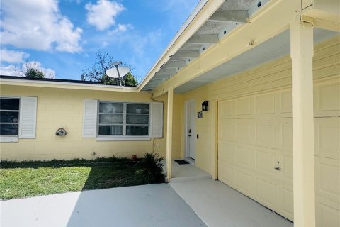 Casa en venta en Orlando, Florida, 3 dormitorios, 111.67 m2 № 2225505 - foto 3