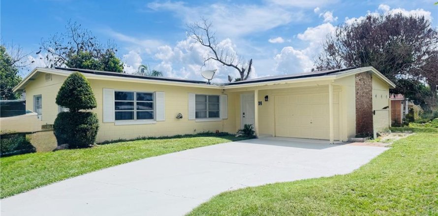 Casa en Orlando, Florida 3 dormitorios, 111.67 m2 № 2225505