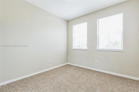 Townhouse in Homestead, Florida 4 bedrooms, 150.13 sq.m. № 1952473 - photo 19