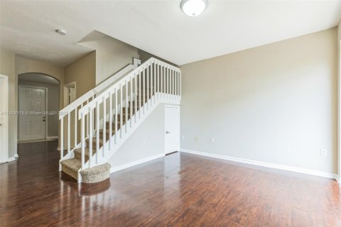 Townhouse in Homestead, Florida 4 bedrooms, 150.13 sq.m. № 1952473 - photo 2